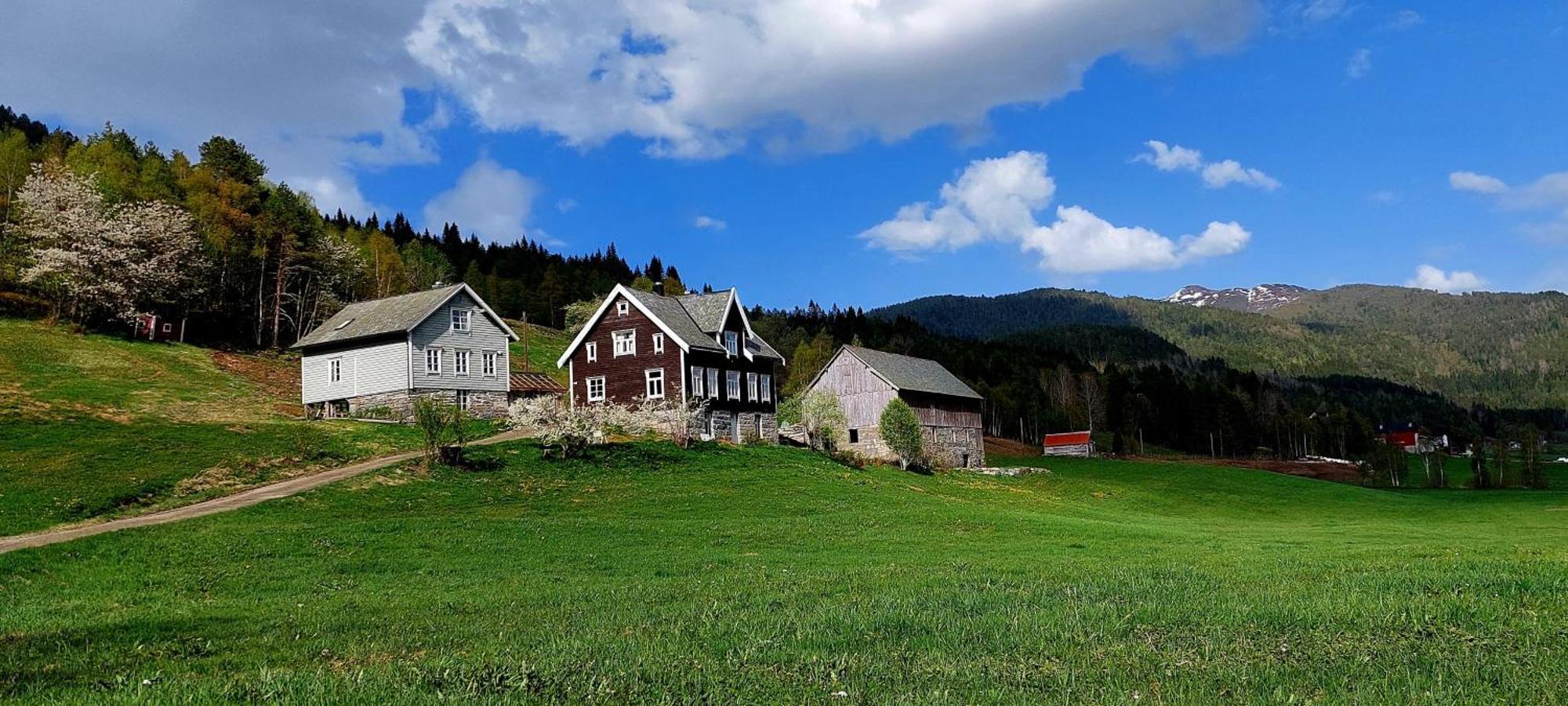 Heggjabygda Gjestegard, Nordfjordeid Exterior photo